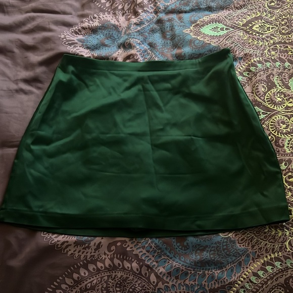 Abercrombie Satin Sculpt Mini Skirt in Dark Green - Picture 2 of 11